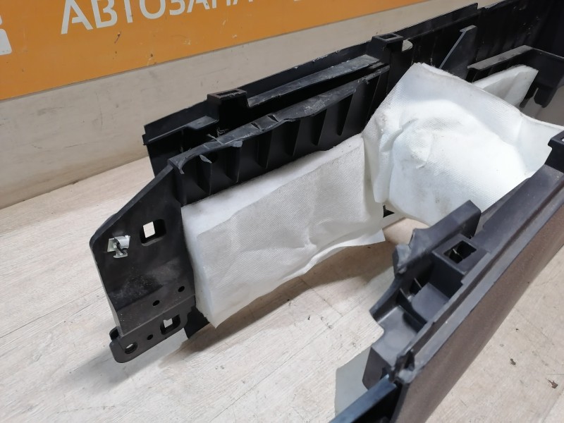 Qashqai №4 консоль центральная подлокотник деф