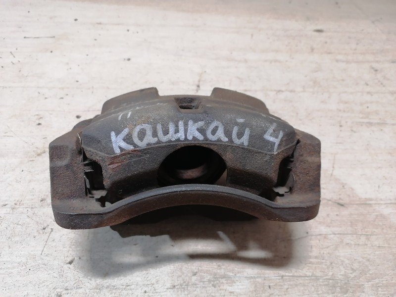 Qashqai №4 суппорт передний правый 1,6