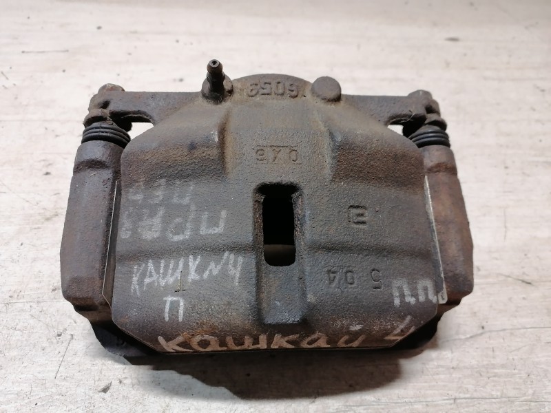 Qashqai №4 суппорт передний правый 1,6