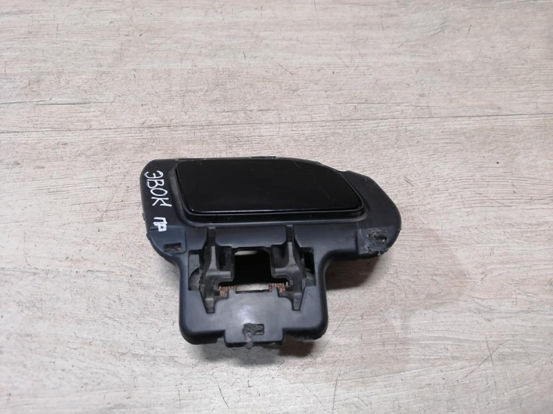 Rover Evoque П крышка форсунки омывателя фары правая