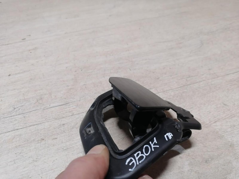 Rover Evoque П крышка форсунки омывателя фары правая