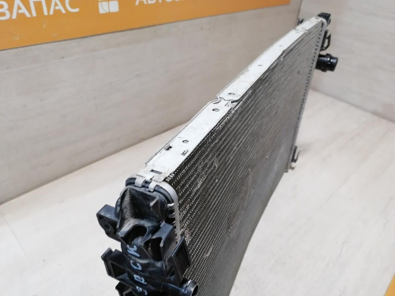 Rover Evoque П радиатор охлаждения двигателя
