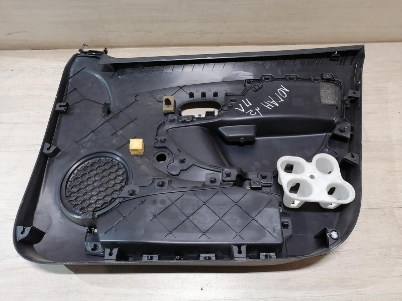 Logan 2 обшивка двери передняя левая мех