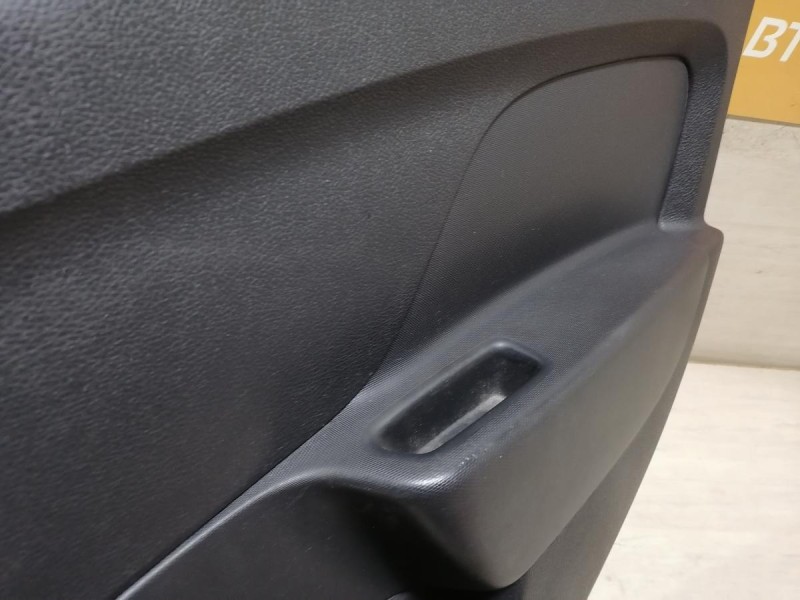 Logan 2 обшивка двери задняя правая мех