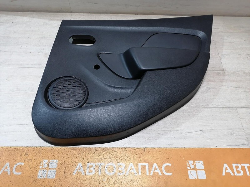 Logan 2 обшивка двери задняя правая мех