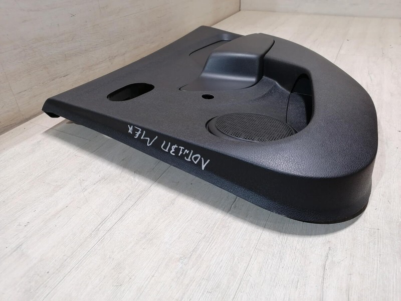 Logan 2 обшивка двери задняя правая мех