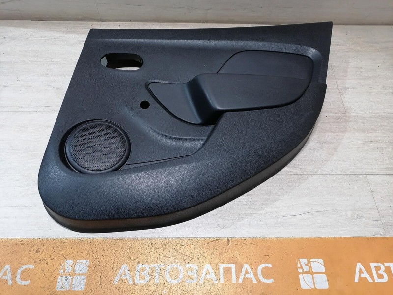 Logan 2 обшивка двери задняя правая мех