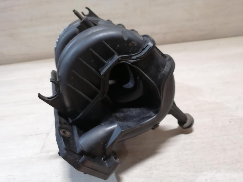 Sandero №10 коллектор впускной 8кл