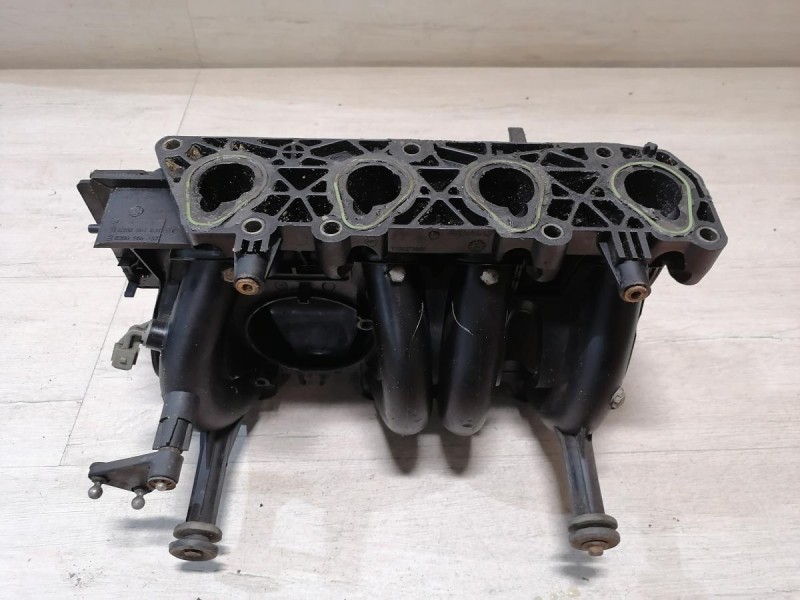 Sandero №10 коллектор впускной 8кл