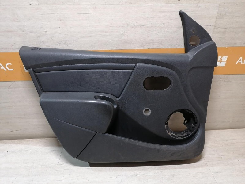 Sandero 1 обшивка двери передняя левая мех