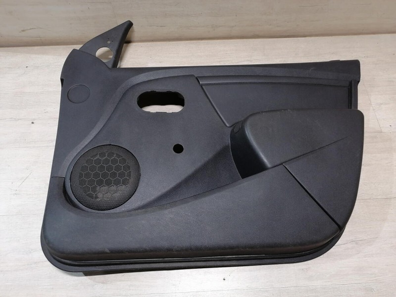 Sandero 1 обшивка двери передняя правая мех