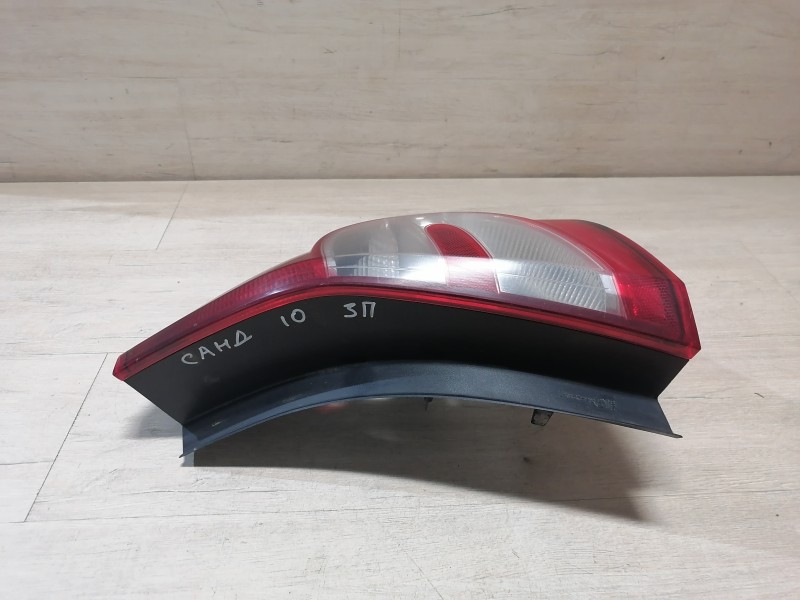 Sandero №10 фонарь правый деф