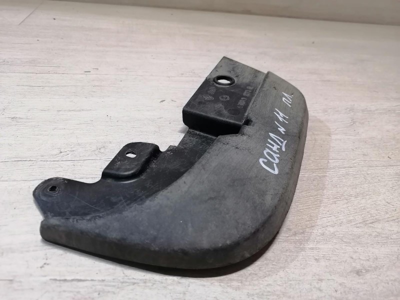 Sandero №11 брызговик передний левый степв