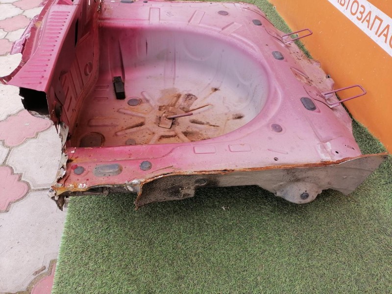 Sandero №11 панель задняя ниша под запаску