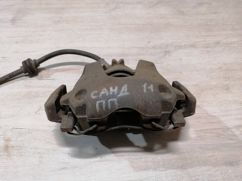 Sandero №11 суппорт передний правый 1,6 8 кл