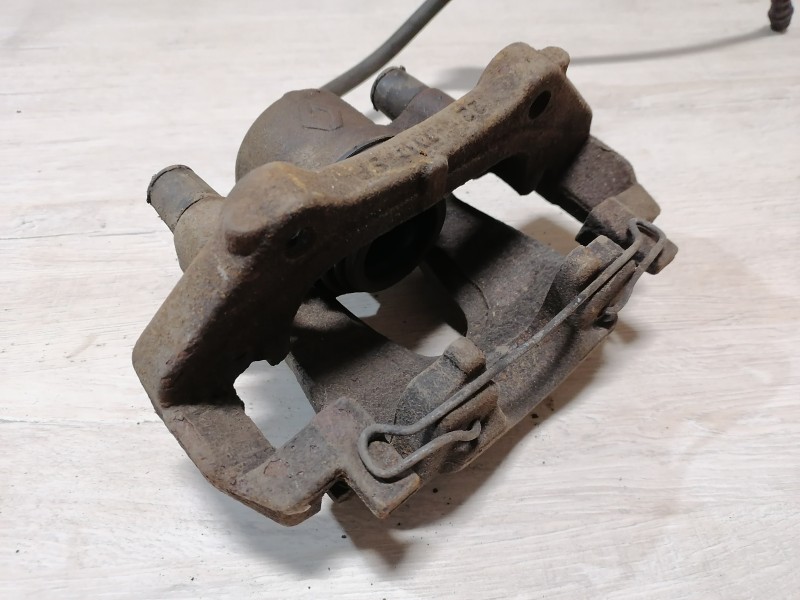 Sandero №11 суппорт передний правый 1,6 8 кл