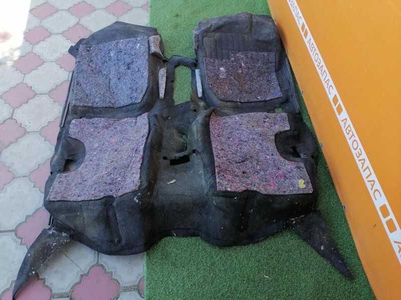 Sandero №2 пол салона