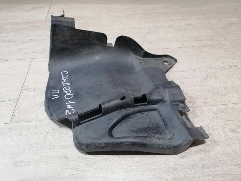 Sandero №2 пыльник двигателя левый