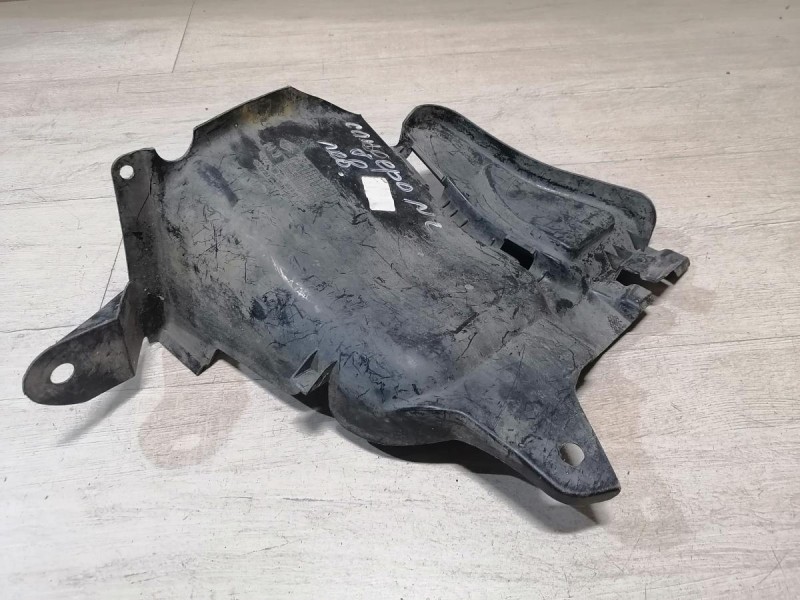 Sandero №2 пыльник двигателя левый