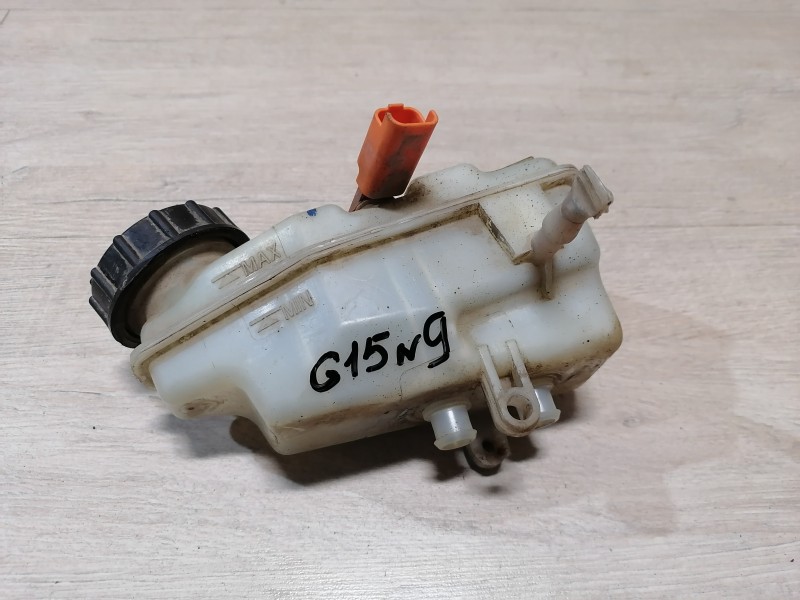 Almera G15 №9 бачок тормозного цилиндра