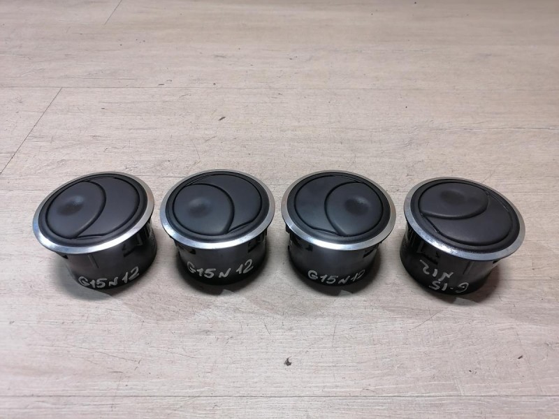 Almera G15 дефлектор торпедо хром