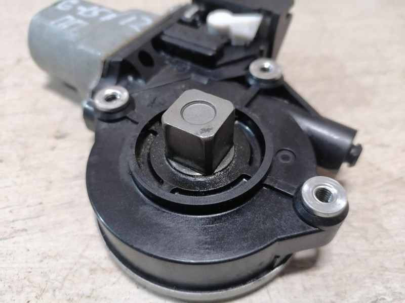 Almera G15 моторчик стеклоподъемника правый