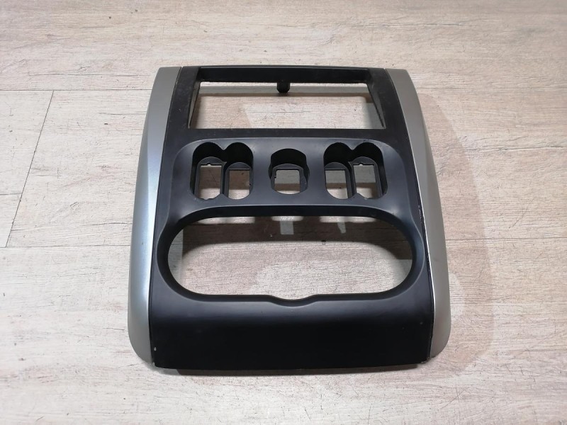 Almera G15 рамка под магнитолу