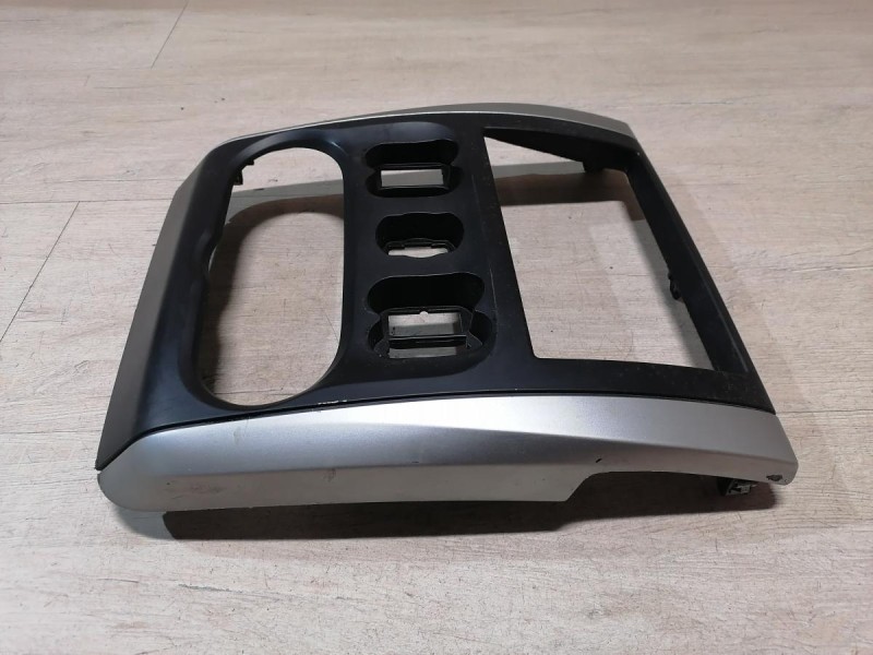 Almera G15 рамка под магнитолу