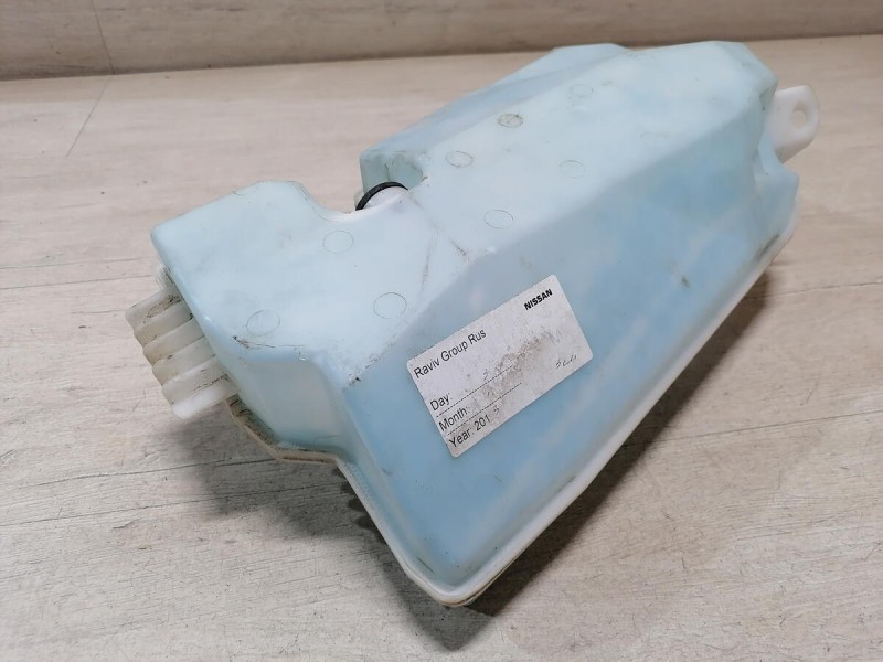 Almera G15 бачок омывателя