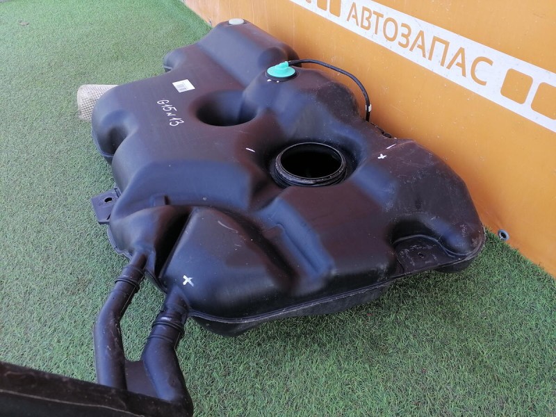 Almera G15 бензобак