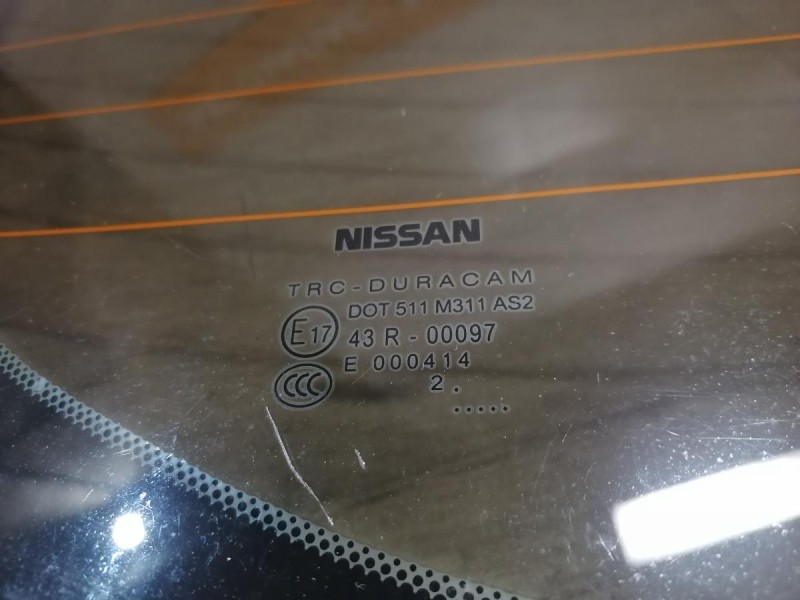 Almera G15 №12 стекло заднее 12 деф