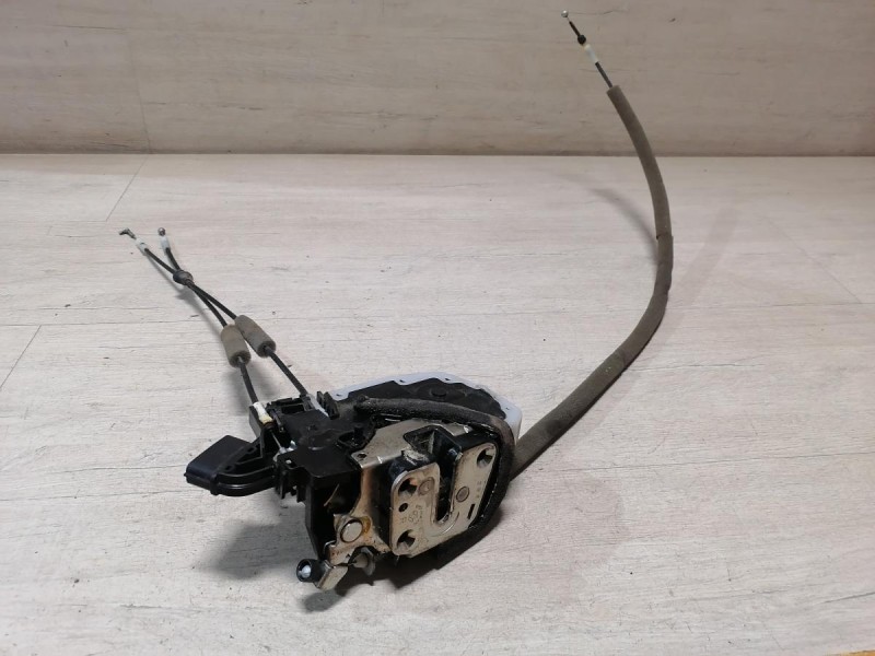 Almera G15 замок двери задний правый