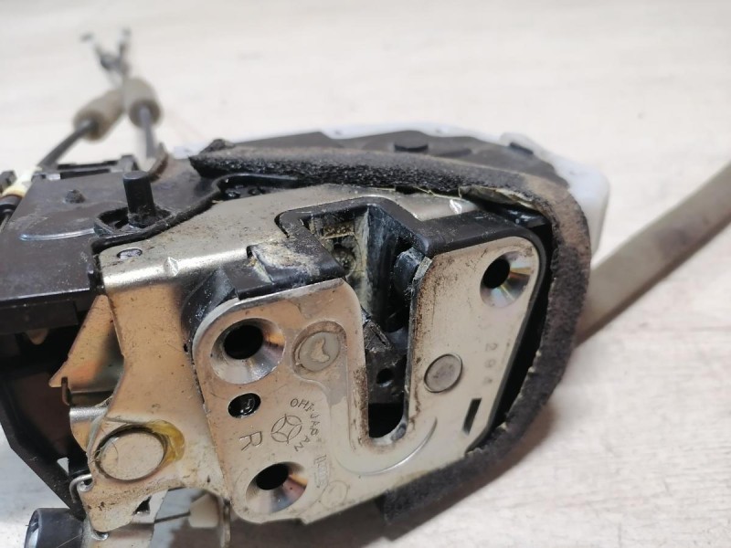 Almera G15 замок двери задний правый