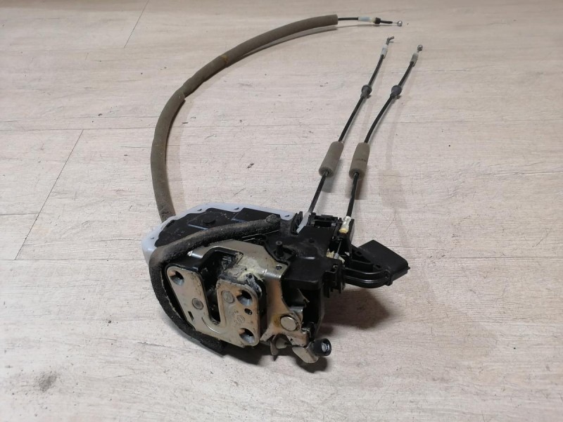 Almera G15 замок двери задний левый