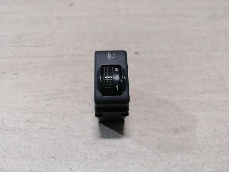 Almera G15 кнопка корректора фар