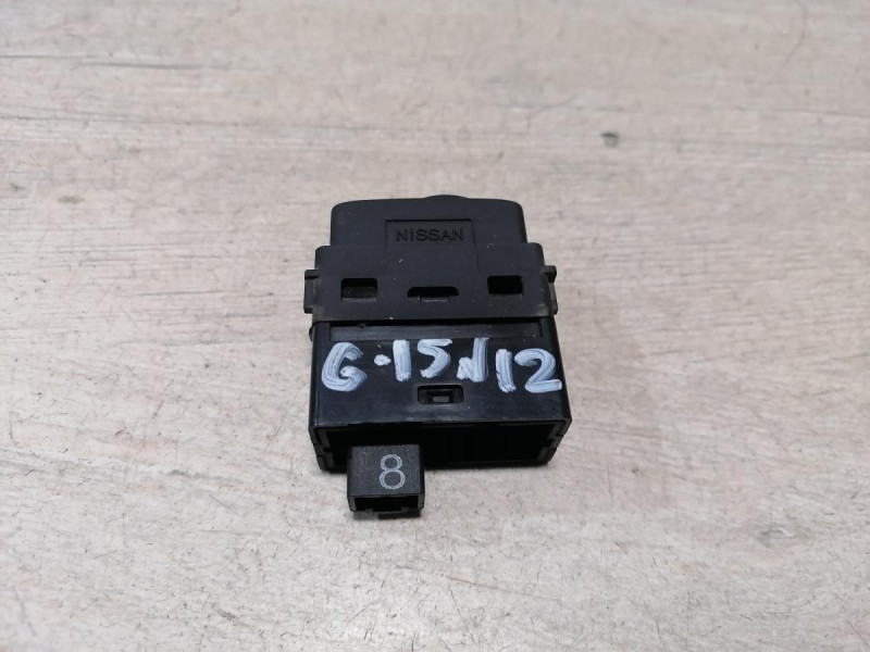 Almera G15 кнопка корректора фар