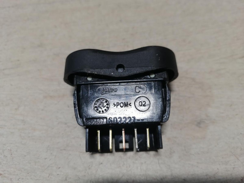 Almera G15 кнопка стеклоподъемника