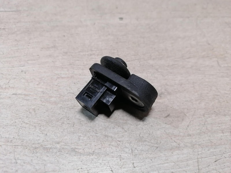 Almera G15 концевик двери
