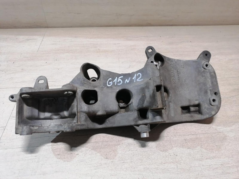 Almera G15 кронштейн генератора кондиционера