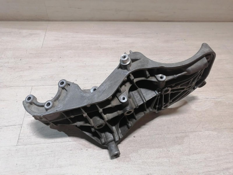 Almera G15 кронштейн генератора кондиционера