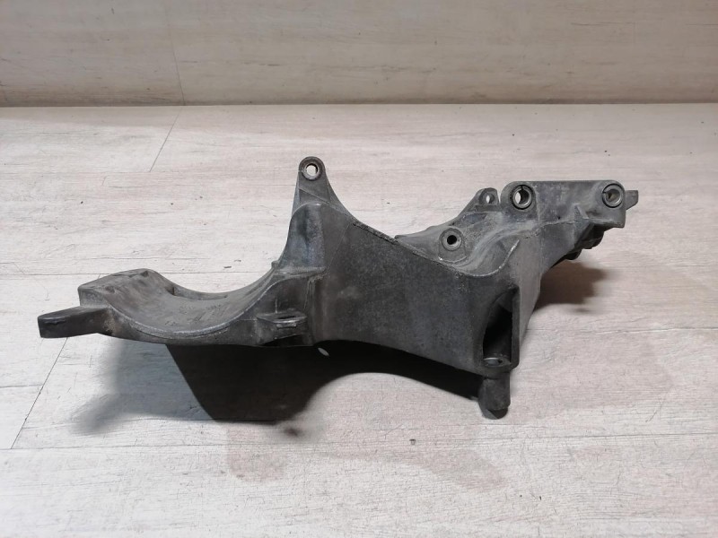 Almera G15 кронштейн генератора кондиционера