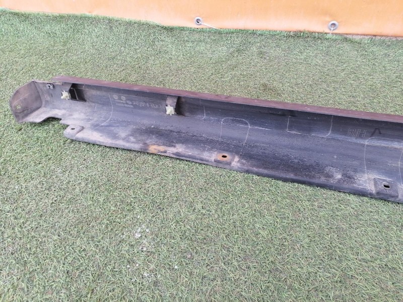 Almera G15 накладка порога наружная правая деф