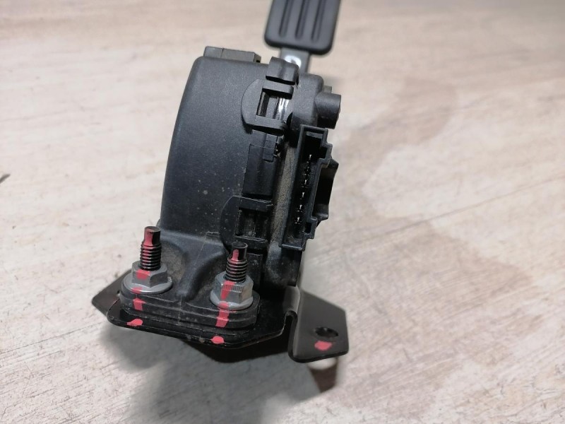 Almera G15 педаль газа электронная акпп