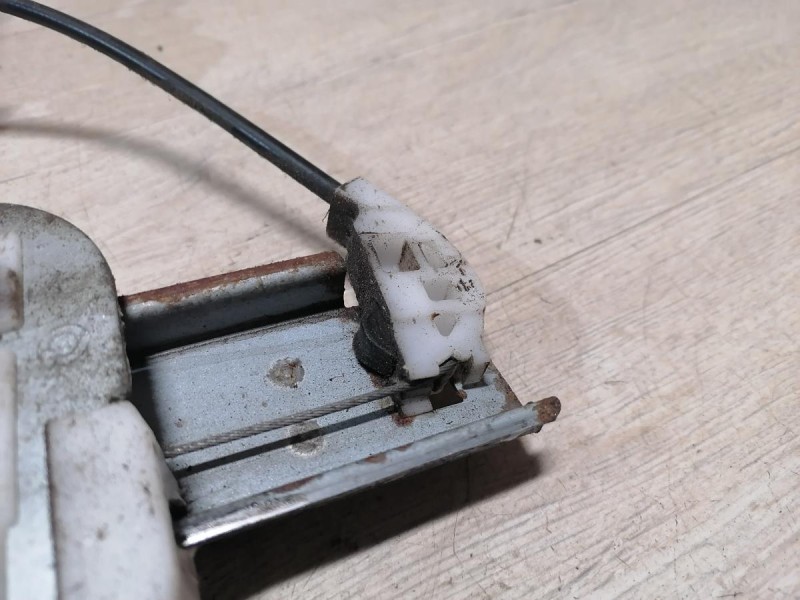 Almera G15 стеклоподъемник задний правый мех.