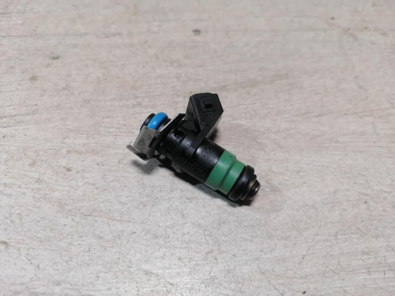 Almera G15 форсунка топливная