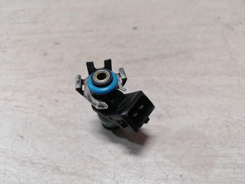 Almera G15 форсунка топливная