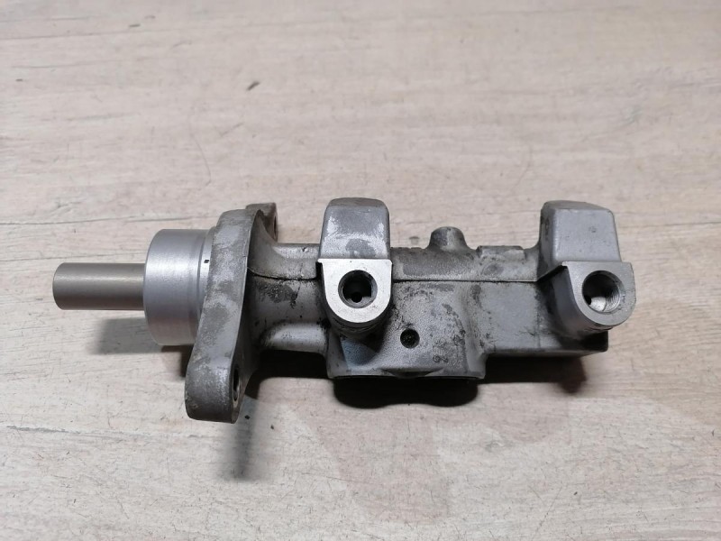 Almera G15 цилиндр тормозной главный