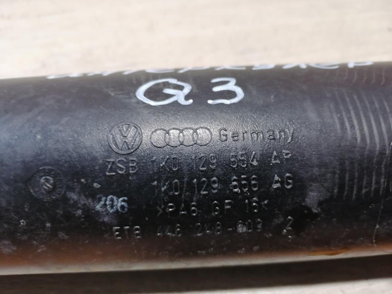 Audi Q3 патрубок воздушный интеркуллера 1k0129656