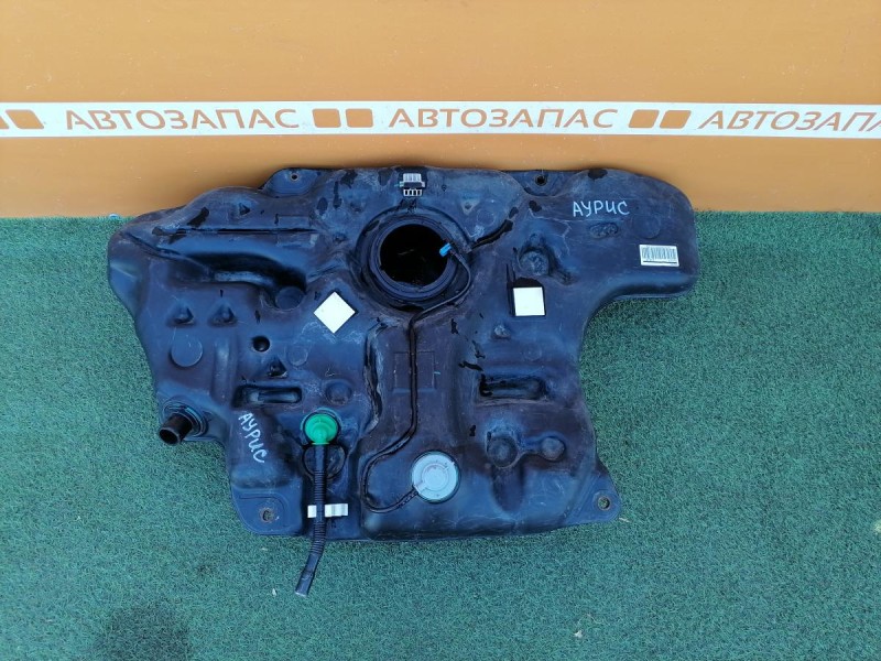 Auris бензобак