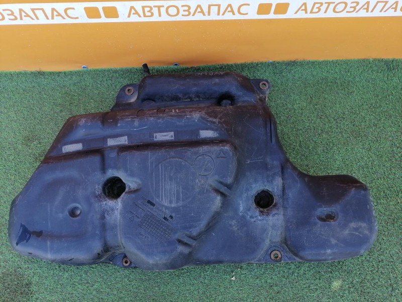 Auris бензобак